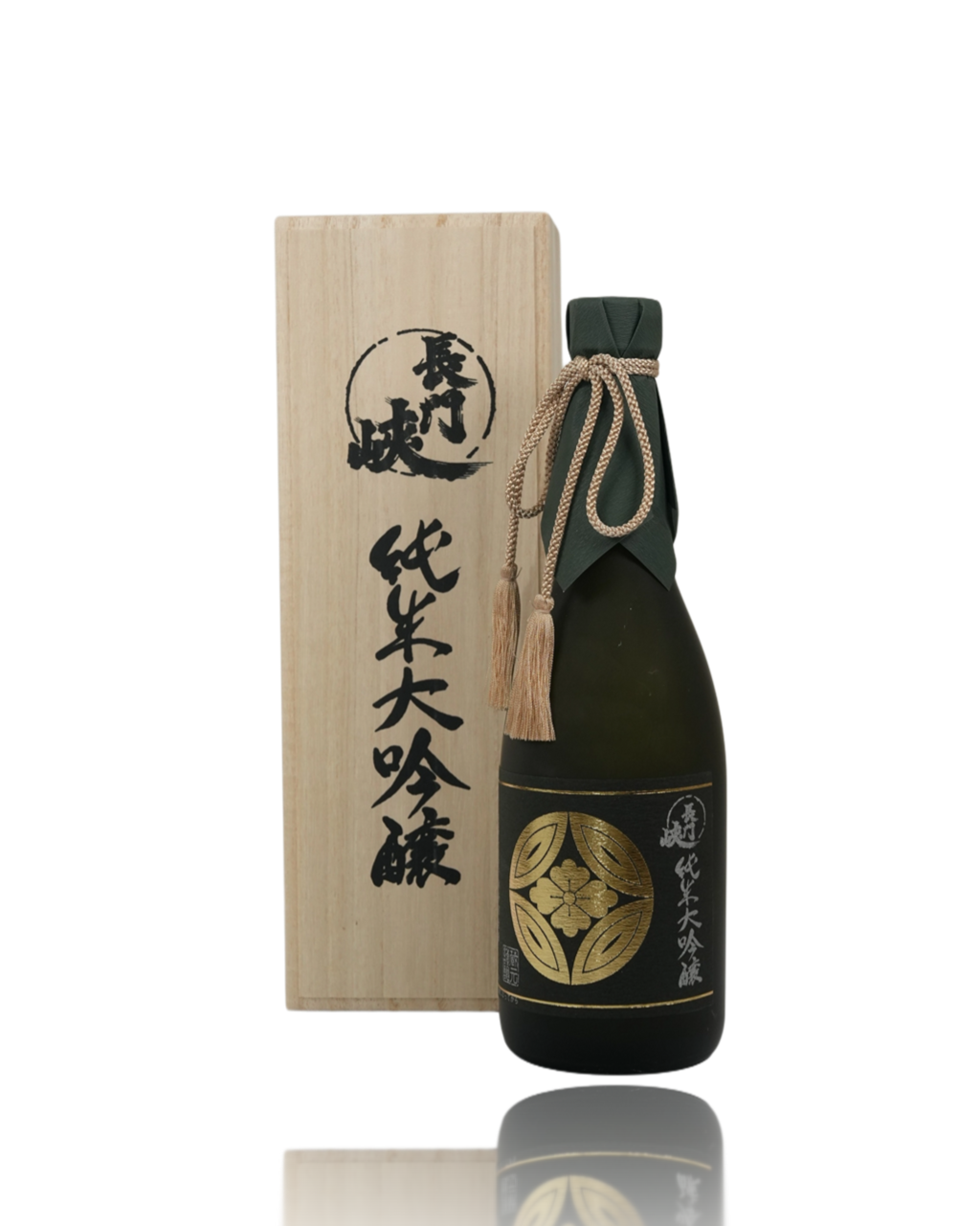 Chomonkyo Junmai Daiginjo Wooden Box | 長門峡 純米大吟醸  (木盒)